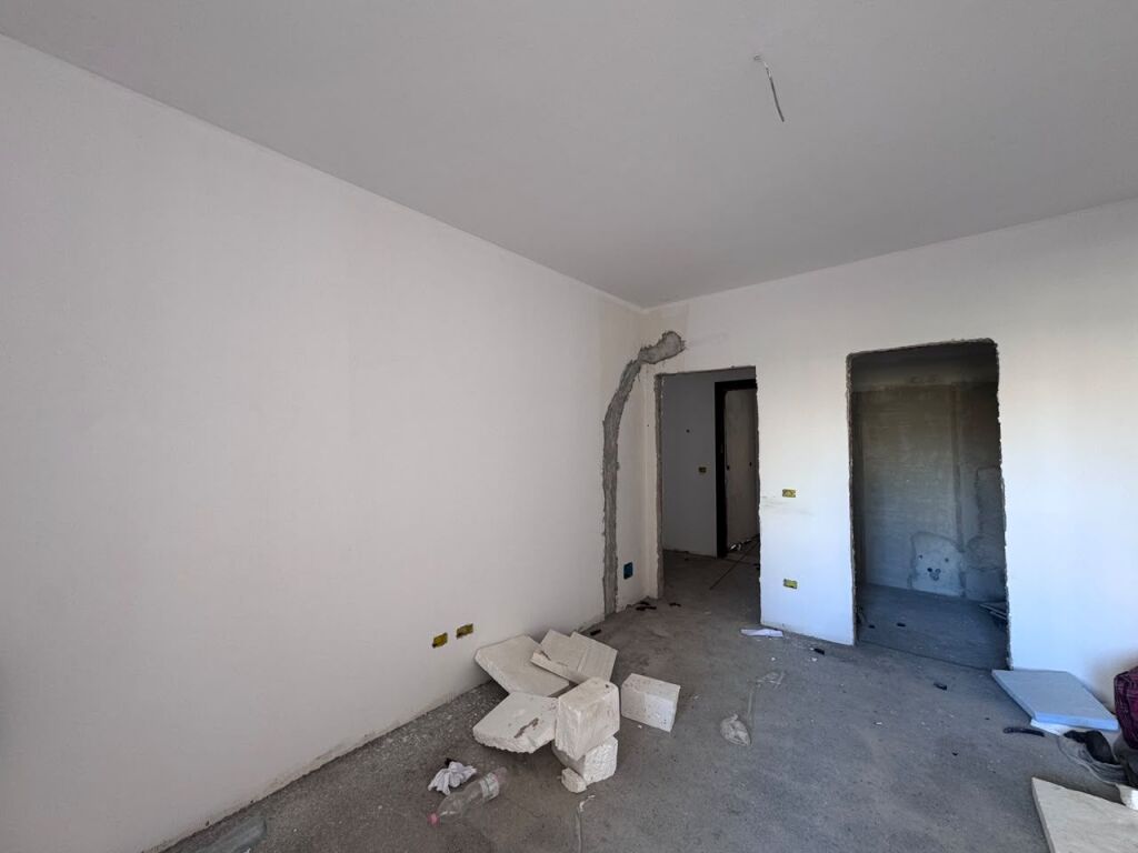 Shitet apartament 2+1 te Space City, Paskuqan