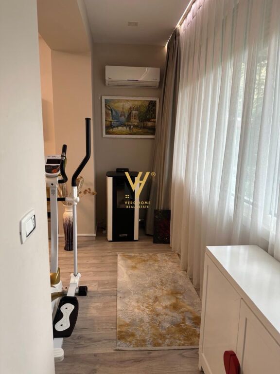 JEPET APARTAMENT 2+1+2 ME QIRA TE RR.SULEJMAN DELVINA 900 EURO