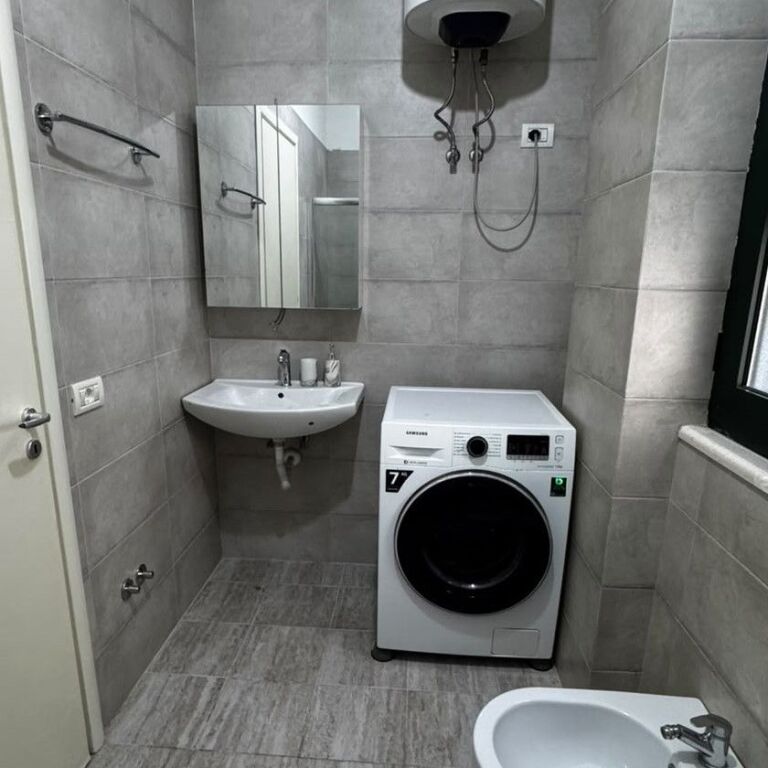 🏡 JEPET ME QIRA – APARTAMENT 2+1+2 + PARKIM 📍 Green City, Unaza e Re – Tiranë