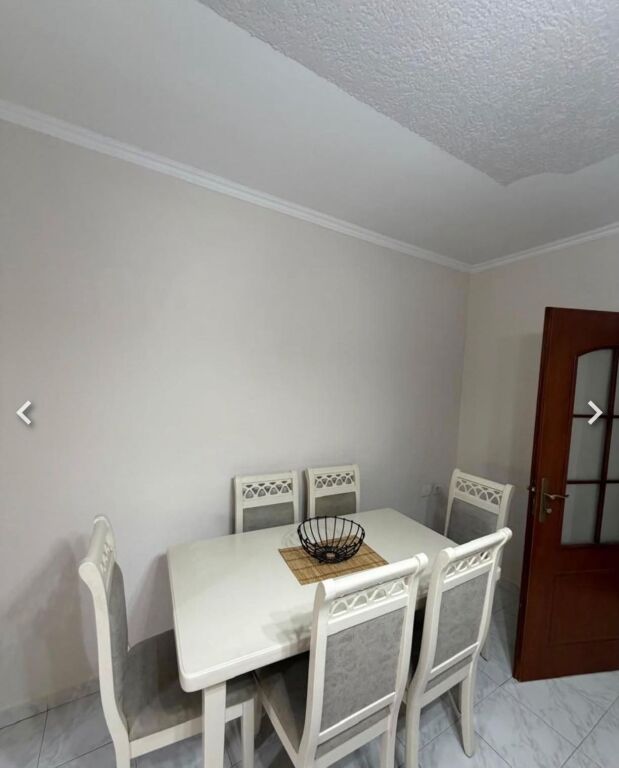 Qera | Vilë 1 + 1 | Rruga Kavajës;Kombinat | 500 €/muaj