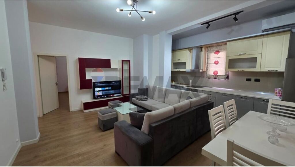 Casa privata - In Affitto - Via Elbasani, Tirana