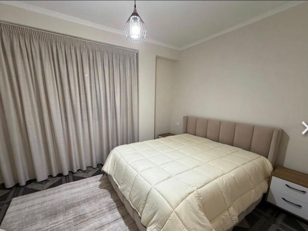 Qera | Vilë 1 + 1 | Rruga Kavajës;Kombinat | 500 €/muaj