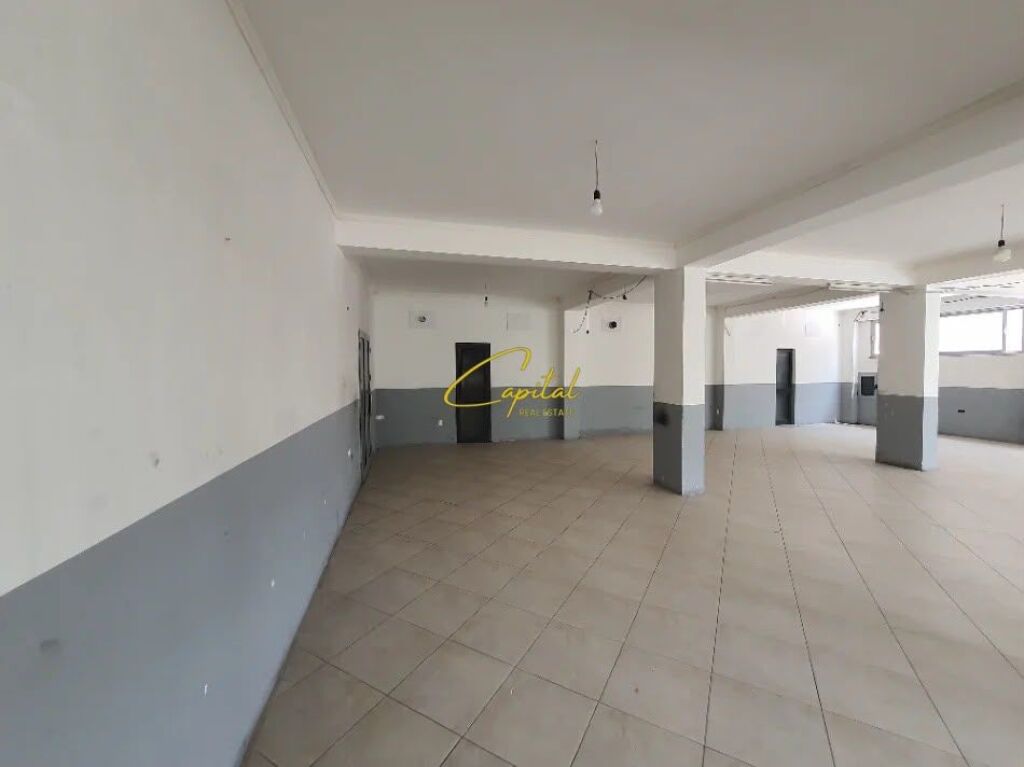 AMBIENTE COMMERCIALE IN AFFITTO 140 M2 ALI DEMI 550 EURO