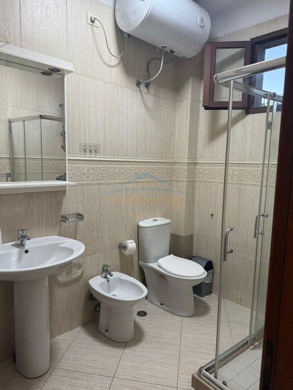 Affitto, Appartamento 1+1, Via Bardhok Biba, Centro, Tirana 650 €