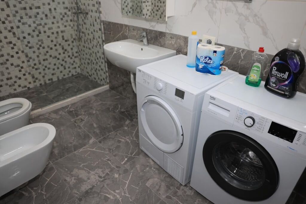 2+1, near the botanical garden mosque, 800 thousand lek