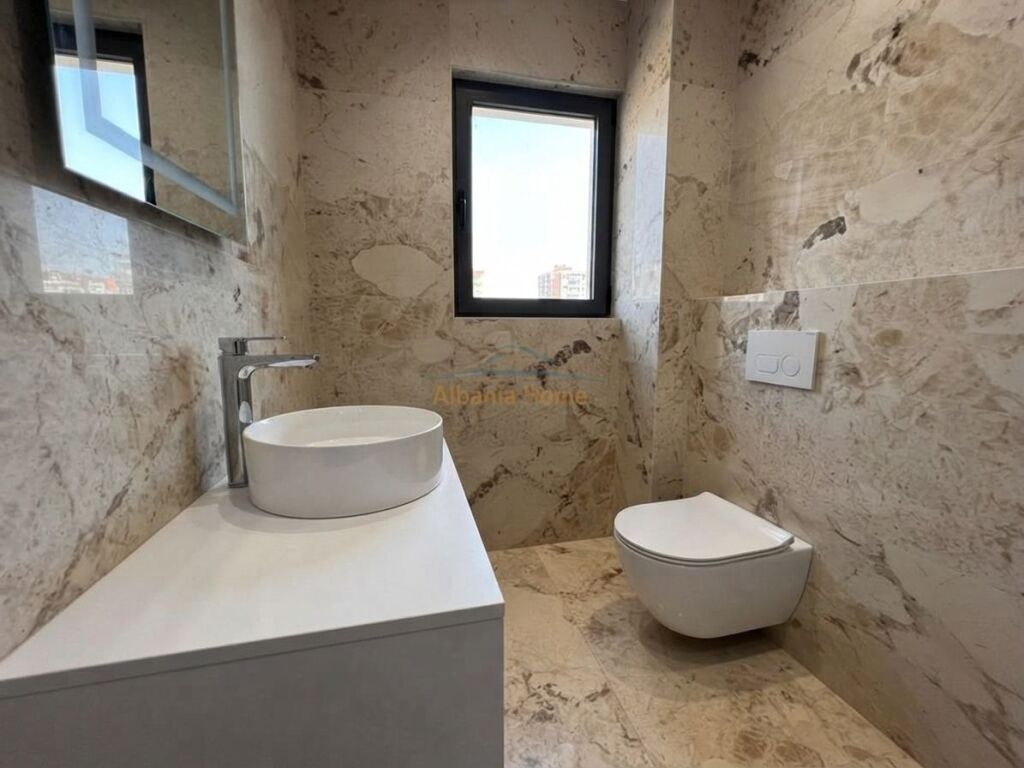 Shitet, Garsoniere, Rruga Mine Peza, Tiranë