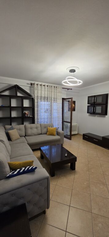 Apartament te komuna 2+1+2+2 ballkone