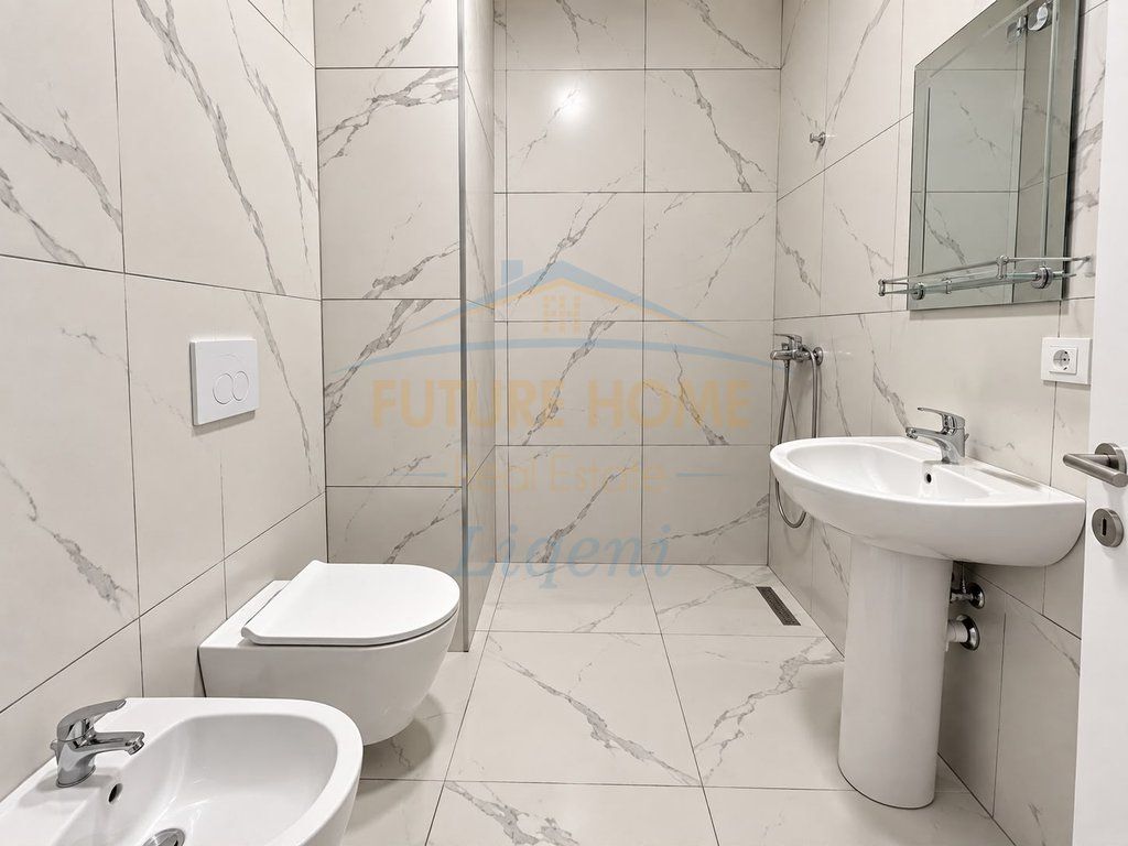 Apartament 2+1 për shitje, pranë QTU tek Kompleksi Univers City