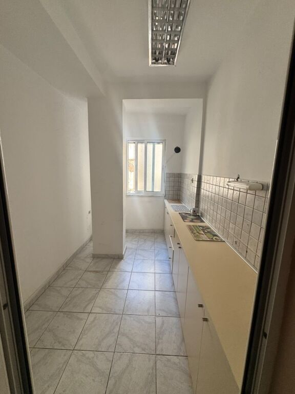 OFFICE FOR RENT 120 M2 BLLOK 100,000 LEKE