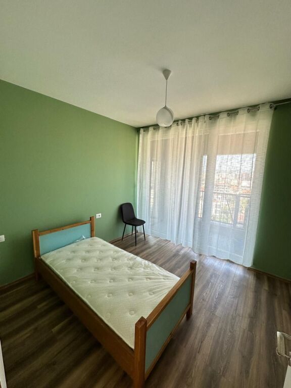 Tek Rruga Jordan Misja Jepet Me Qera Apartament 2+1 Me Mobilim Modern