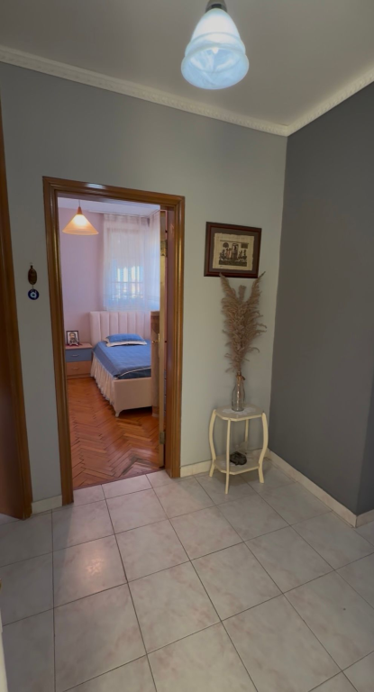 Shitet Apartament 2+1, Rruga e Dibres