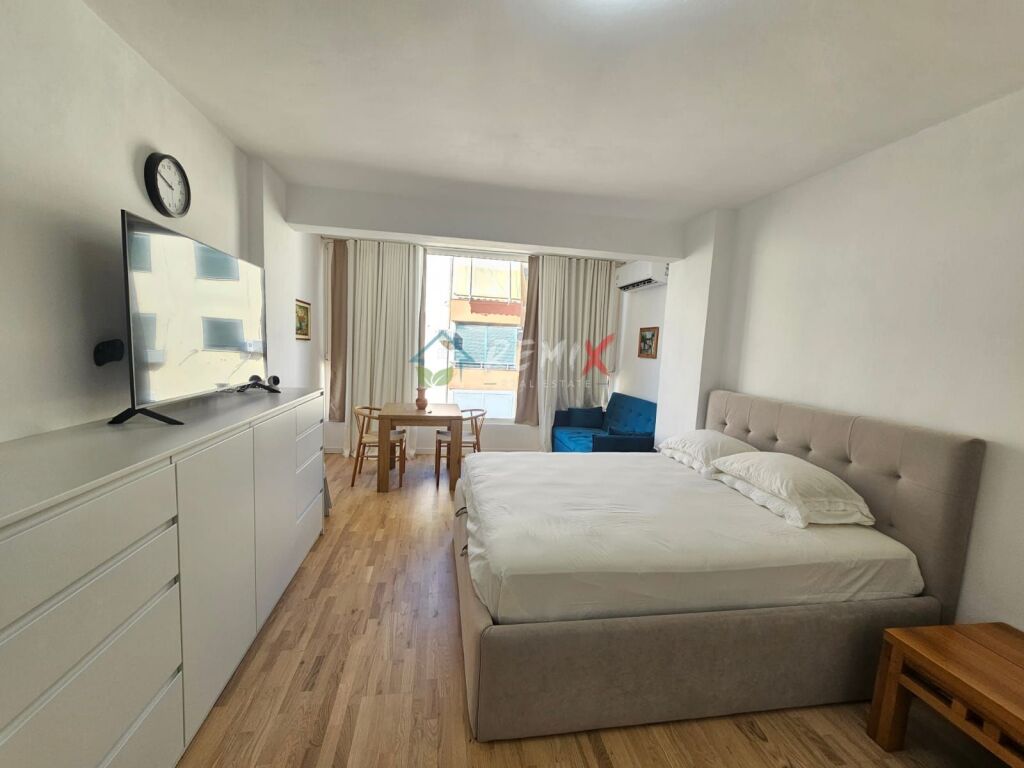 GARSONIERE MODERNE NË SHITJE – VETËM 50 METRA NGA DETI! 🌊