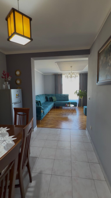 Shitet Apartament 2+1, Rruga e Dibres