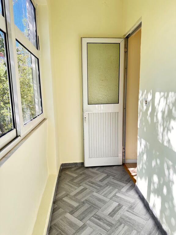 Shitet Apartament 1+1