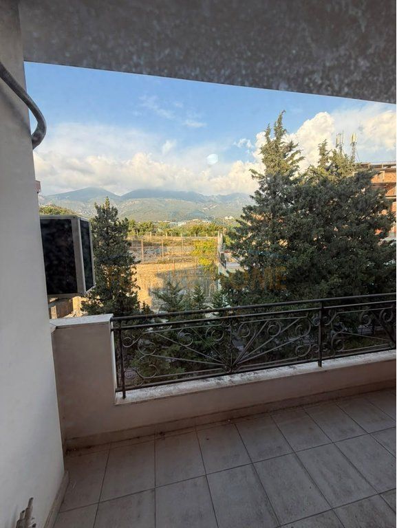 Shitet, Apartament 2+1, Fresk.