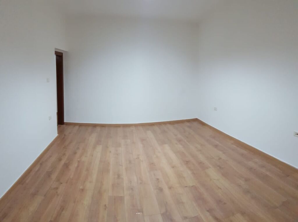 OFFICE FOR RENT 117 M2 BLLOK 100,000 LEKE