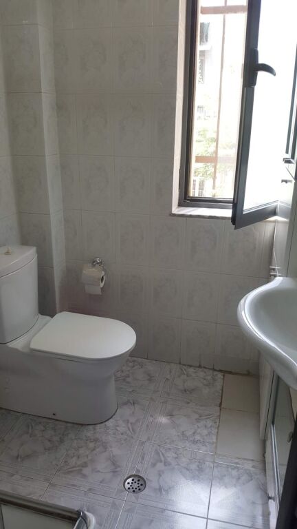 Affitto | Apartament 2 + 1 | Rruga Kongresi i Manastirit | 500 €/mese