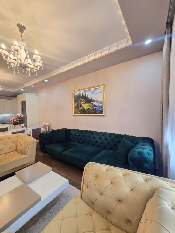 For sale 3+1+2, Astir
