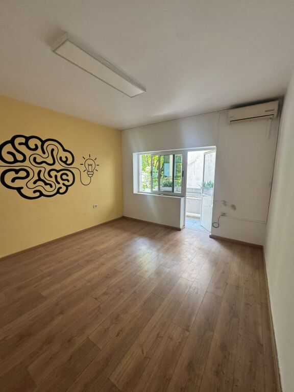 OFFICE FOR RENT 120 M2 BLLOK 100,000 LEKE