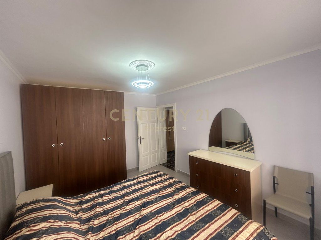 ISH STACIONI I TRENIT, JAPIM ME QIRA APARTAMENT 3+1