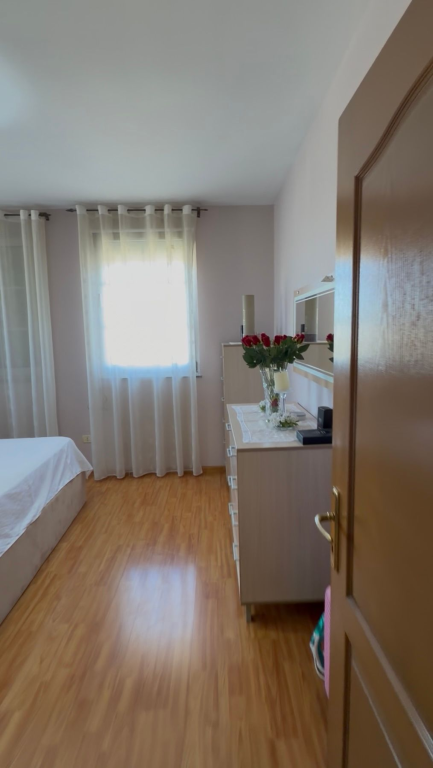 Shitet Apartament 2+1, Rruga e Dibres