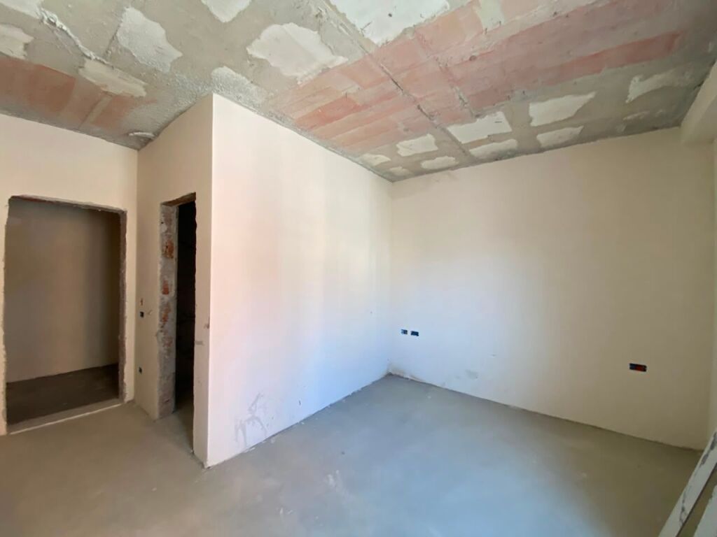 JEPET ME QIRA – AMBIENT BIZNESI  📍 White Palace, Paskuqan