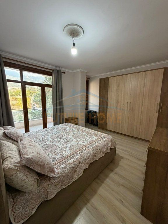 Shitet, Apartament 2+1, Fresk.