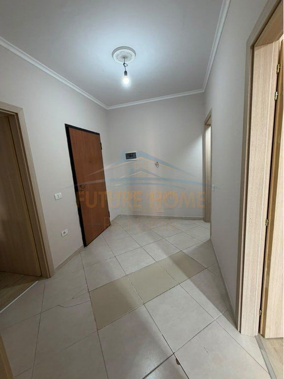 Shitet, Apartament 2+1, Fresk.