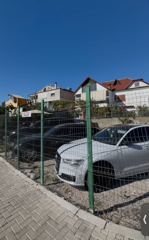TERRENO 300 m² + OGGETTO IN AFFITTO – LAPRAKË