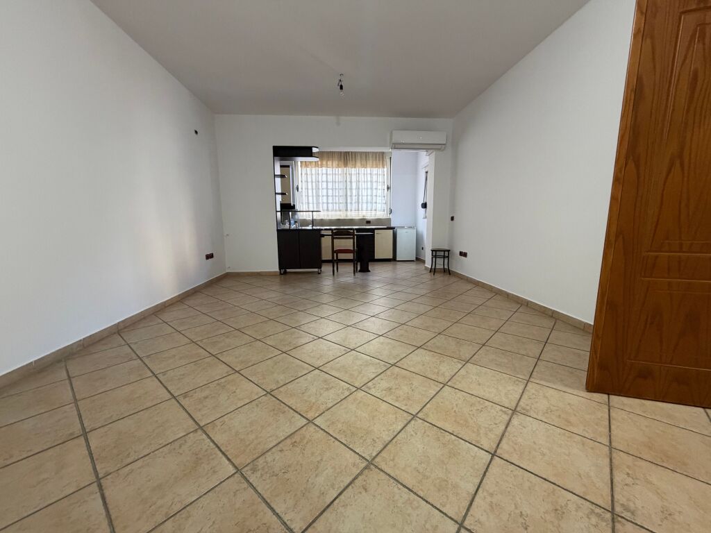 Affittasi appartamento 2+1+2, 21 Dhjetori, Tirana