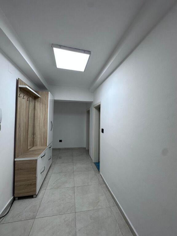 Ambjent zyre per qira – Qendër, Tiranë