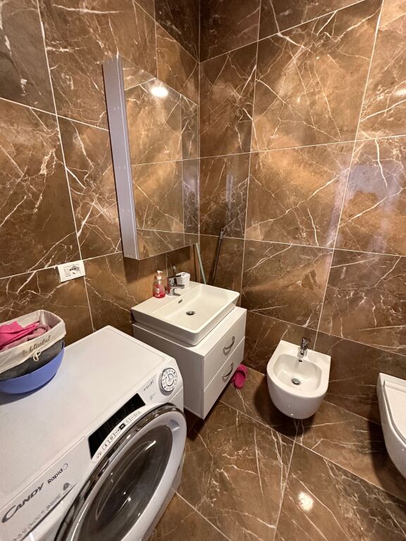 Apartament per qira 2+1+parkim ne Selite cmimi 600 Euro