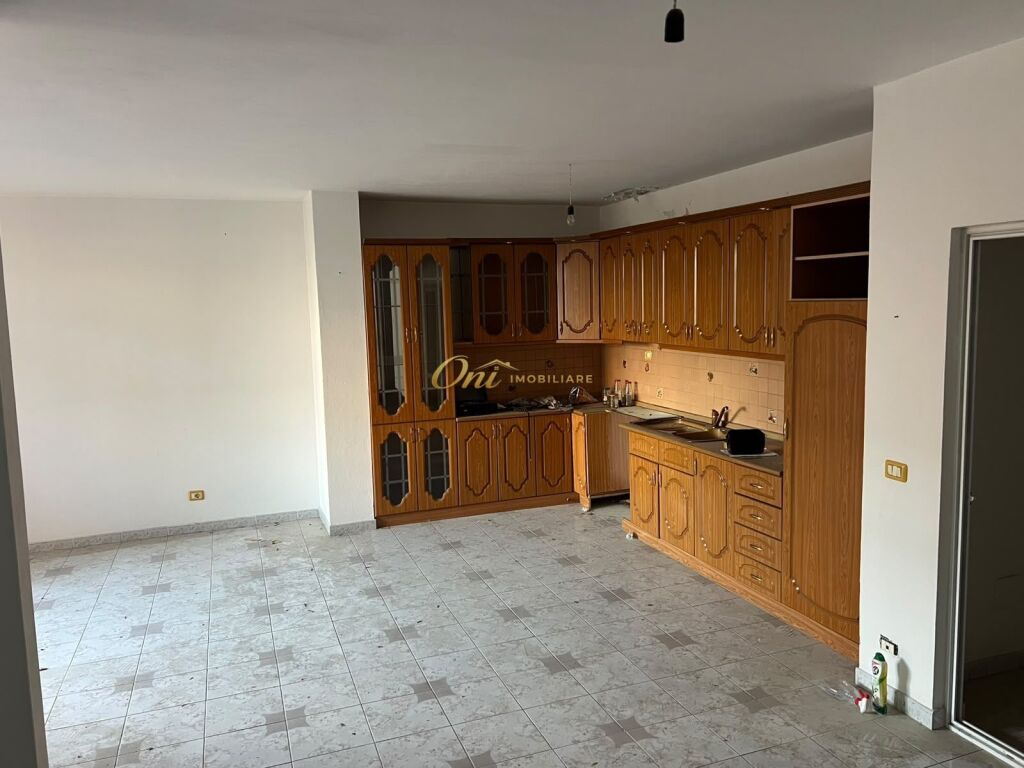 FIER SHITET APARTAMENT 2+1+2