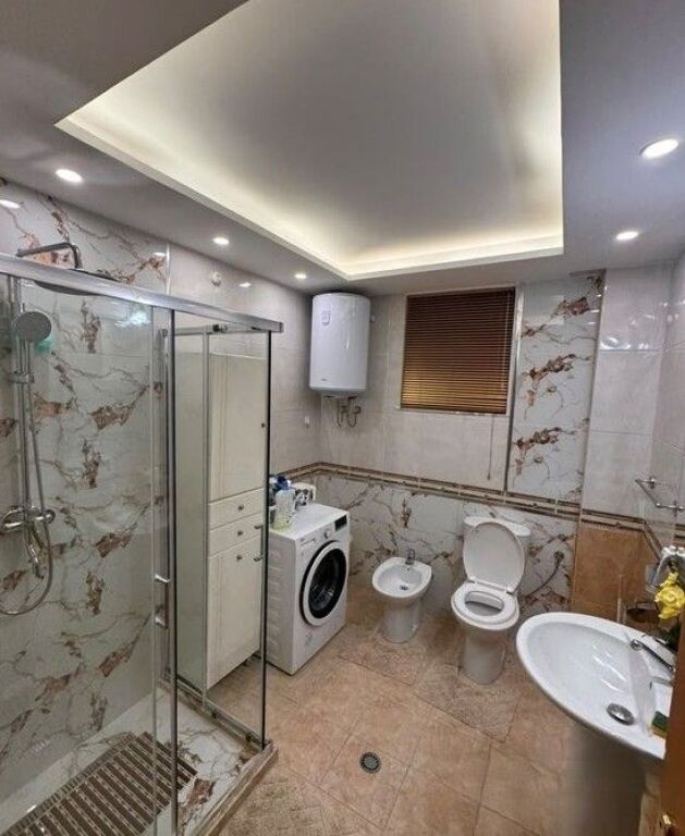 Apartament 2+1+2 per Qira ne Myslym Shyri 900 € /Muaj