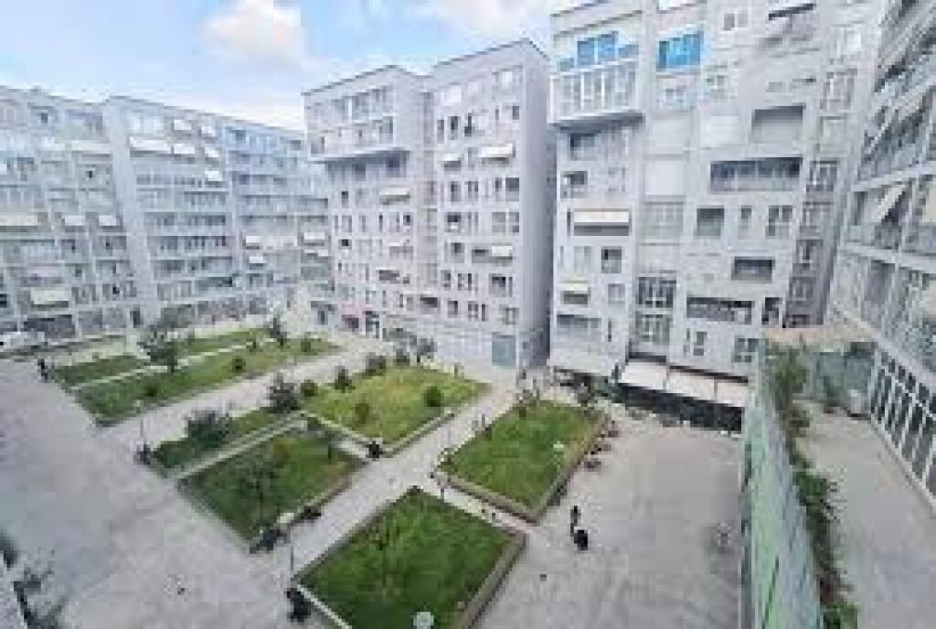 🏢 **JEPET ME QIRA | ZYRË – KIKA 2, KOMUNA E PARISIT 📍**