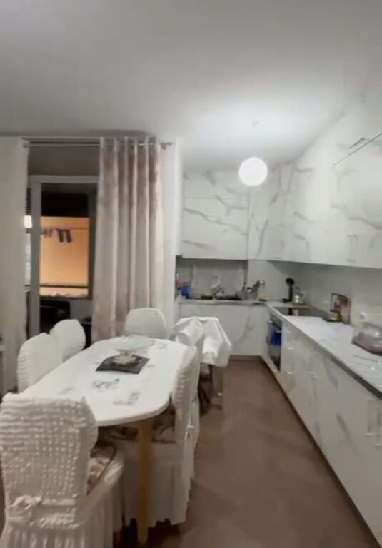 Shitet apartament 1+1 ne Astir , prane Kompleksit Fratari