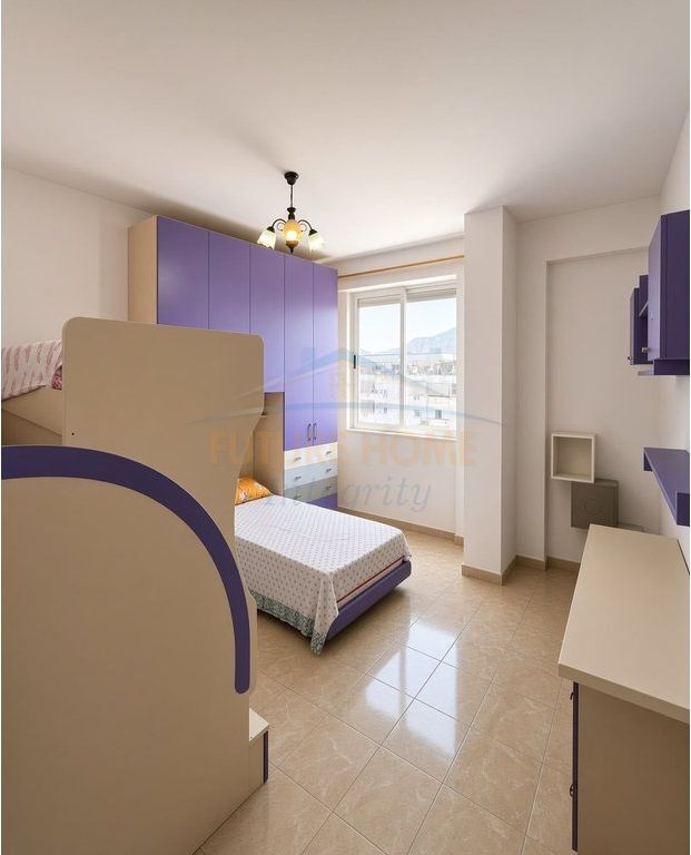 Shitet, Apartament 2+1+2, Ish Ura e Nisherakut, Tiranë. 245,000 €