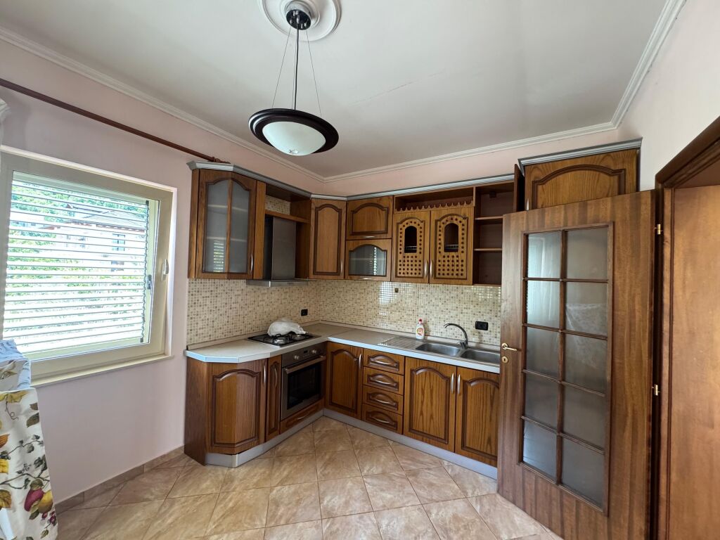 -Villa for sale, Peze Helmes