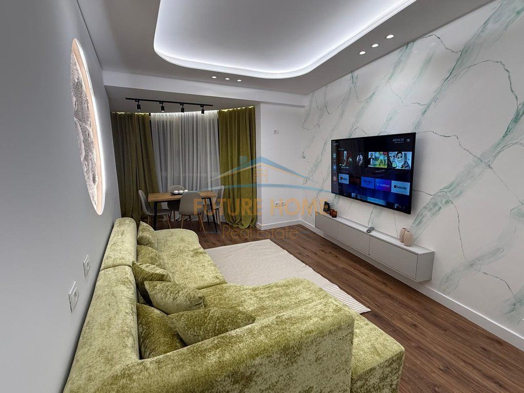 Shitet , Apartament 1+1, Unaza e Re, Tiranë.