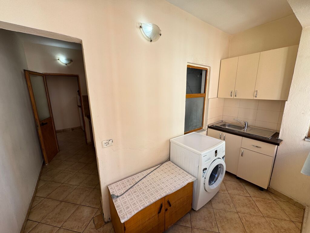 APARTAMENT 1+1 PER SHITJE PRAN PALLATIT ME SHIGJETA !!