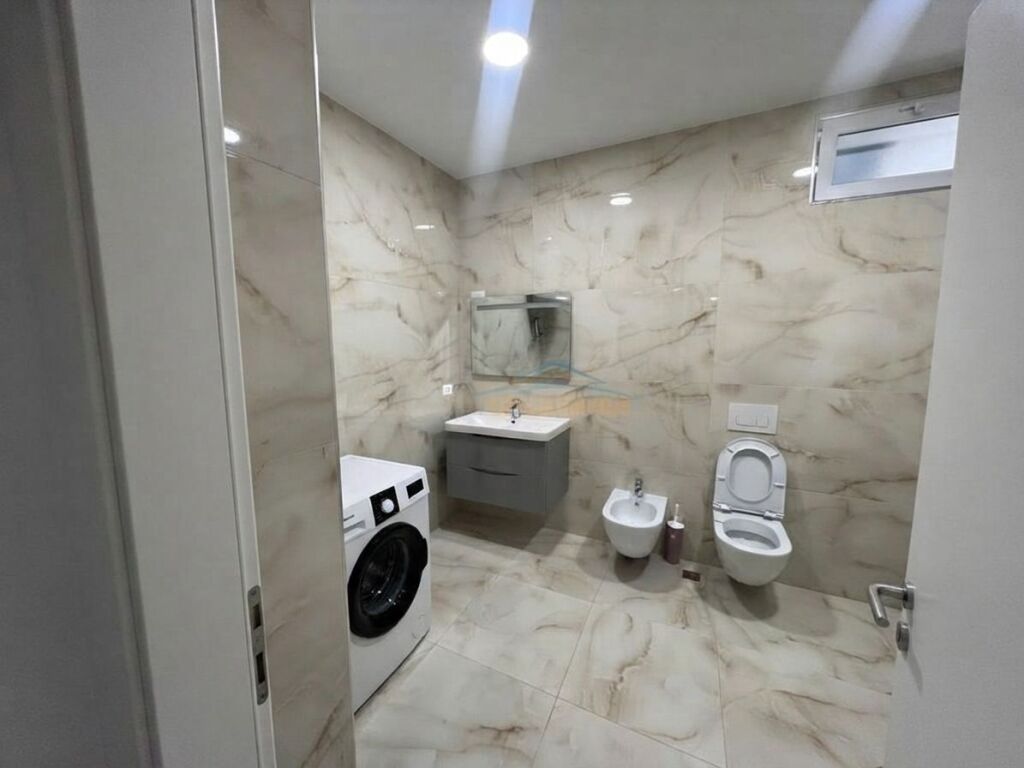 Affitto, Appartamento 2+1+2+Posto Auto, Giardino Botanico, Tirana