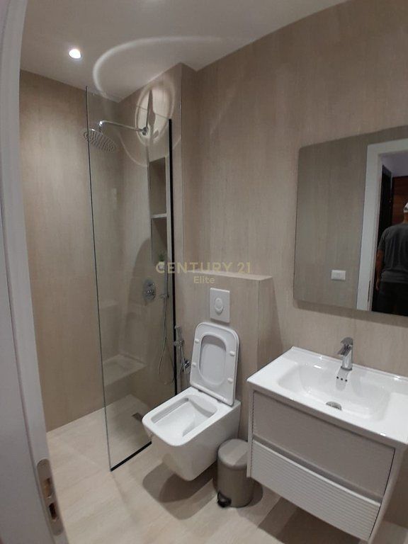 APARTAMENT 1+1 PER QERA PRANE OSLO BAR,21 DHJETORI