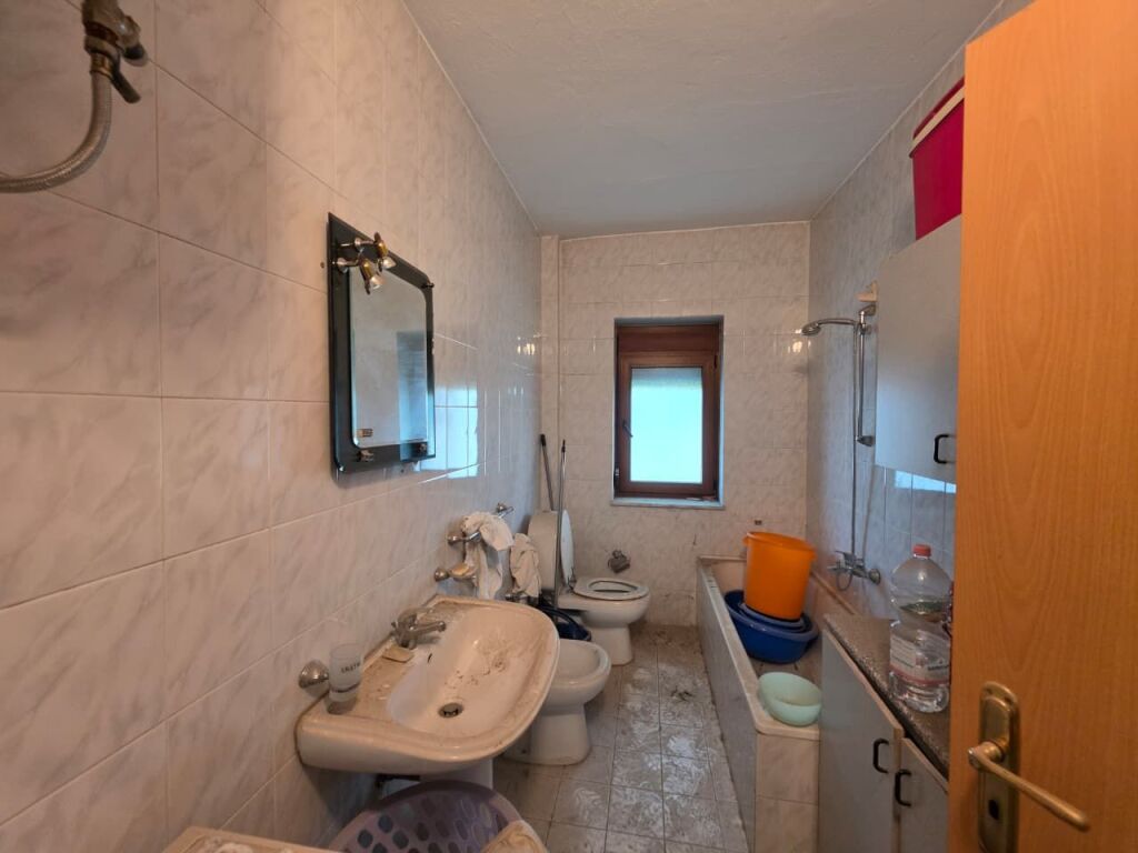 Apartament 2+1 per shitje, Rruga Ali Visha !
