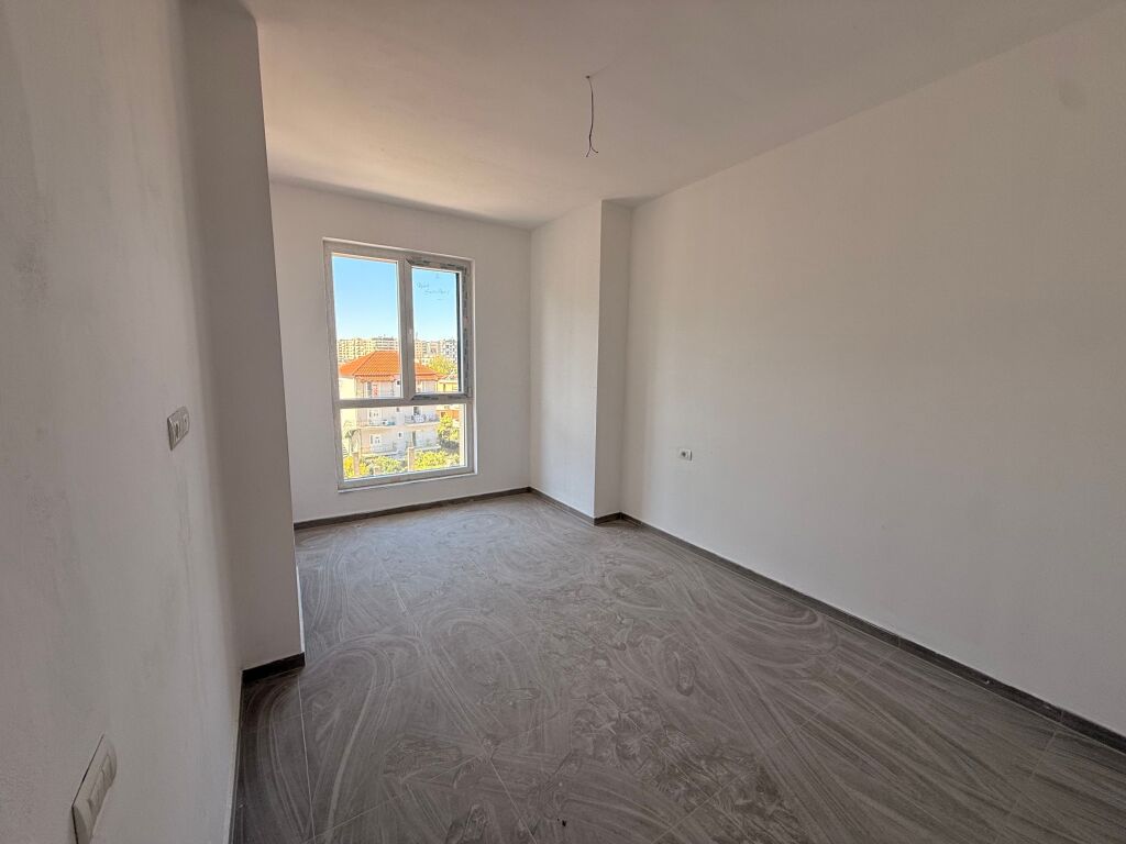 SHITET APARTAMENT 1+1 PRANË ISH-PARKUT !