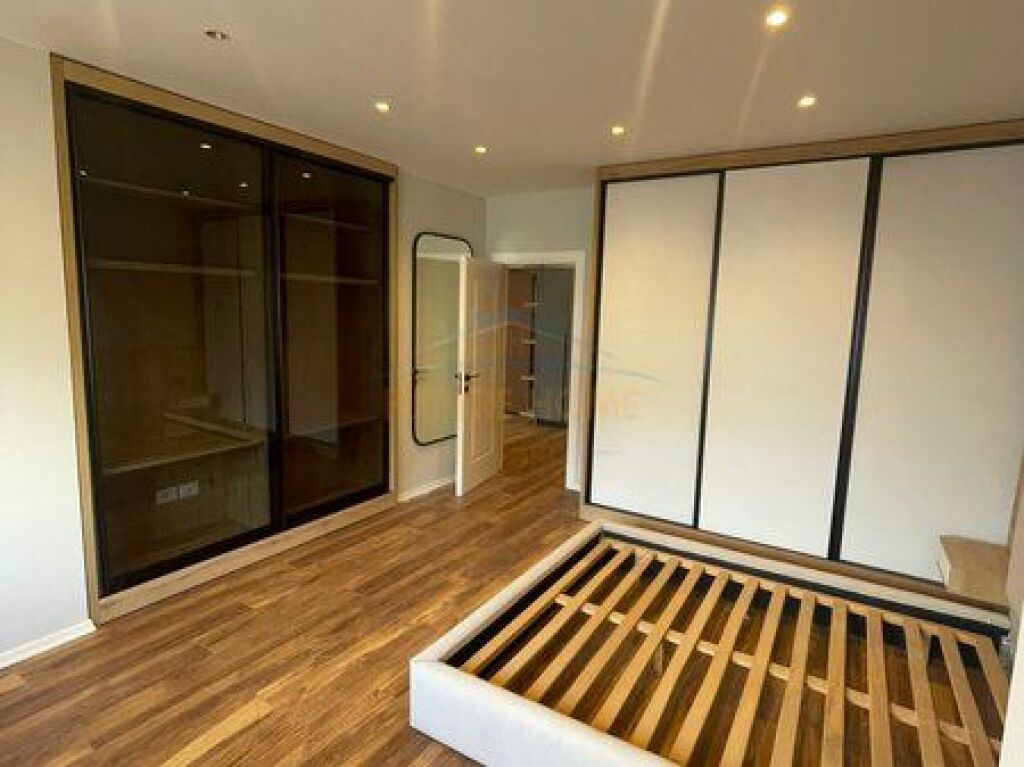 For rent, Apartment 2+1+2 Parking Spaces, Zoological Garden, Tirana.