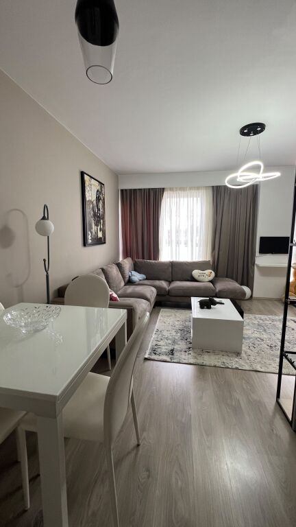 JEPET ME QIRA – APARTAMENT 1+1 | SIRI KODRA