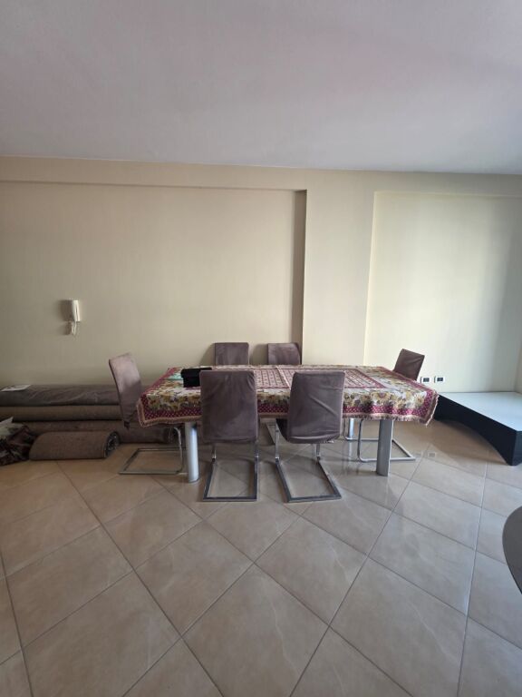 Apartament 2+1+2 per qera Fresk !