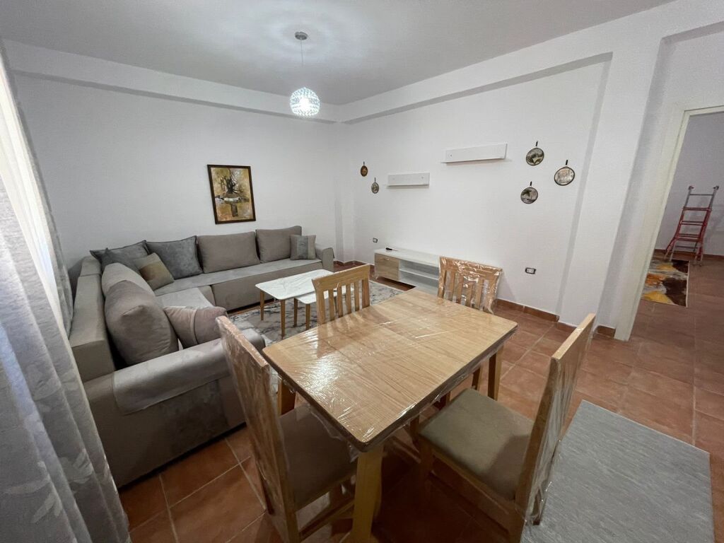 Apartament 1+1 per qera ne Shkoze !