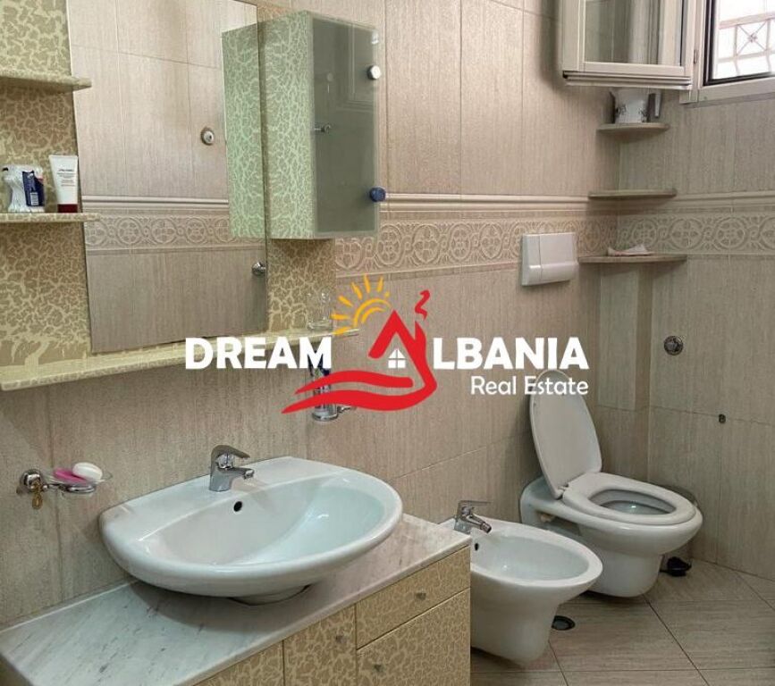 JEPET ME QIRA – APARTAMENT 3+1+2 Rruga Bardhok Biba, Qendër – Tiranë f  ID 5623