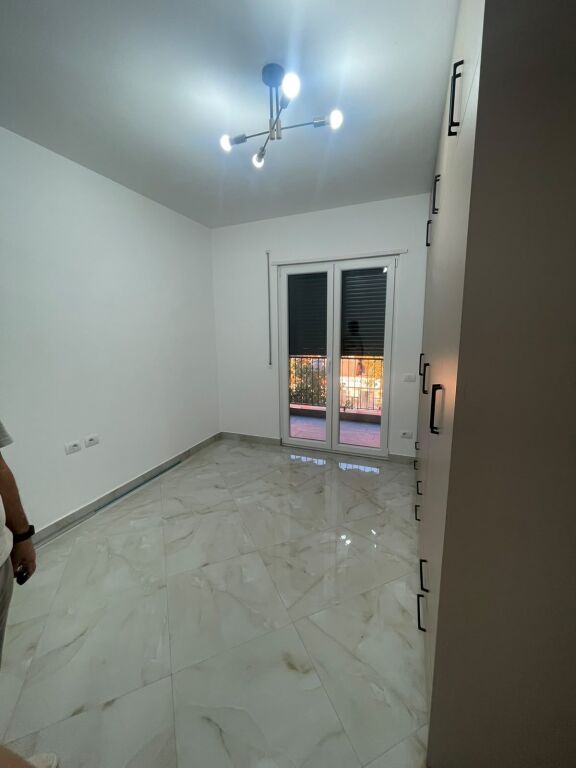 Apartament me qira, Kamez 2+1+Post parkimi